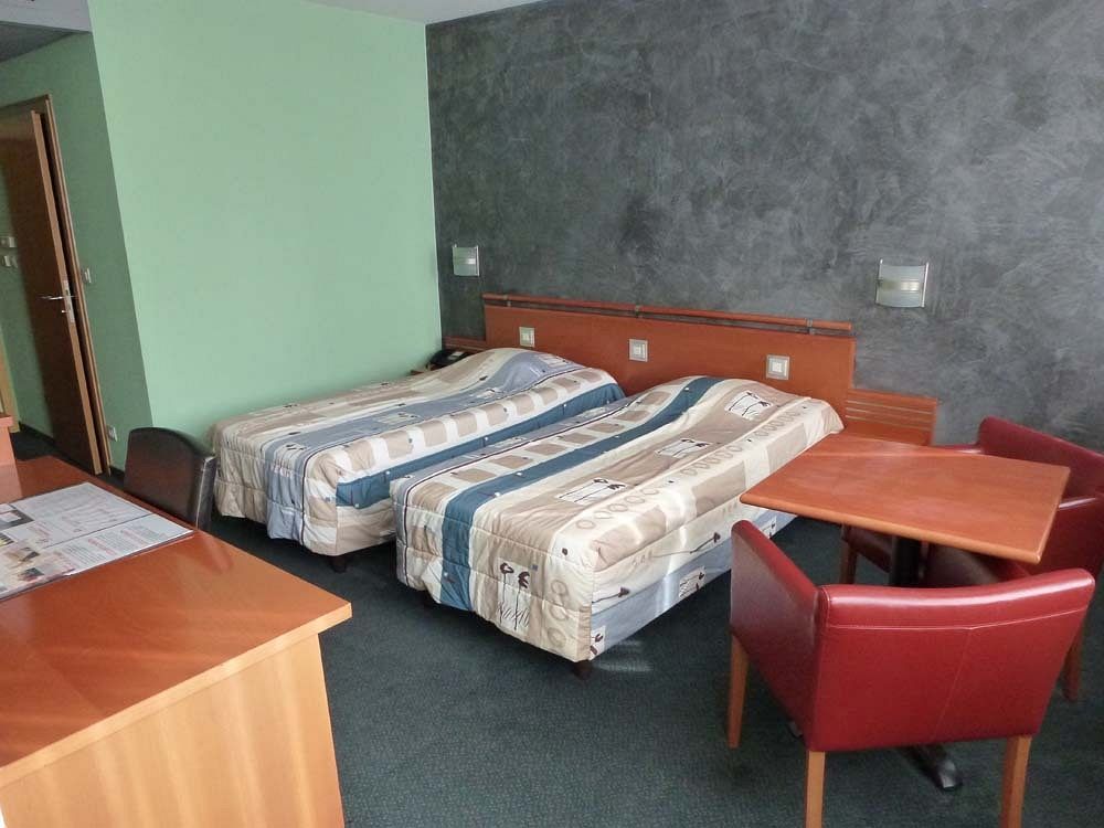Hotel Tristar Ла-Лув'єр Екстер'єр фото